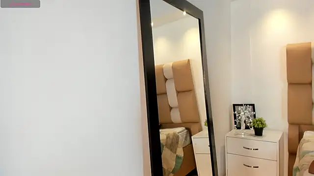 victoria mooree online show from 21, 12, 2025