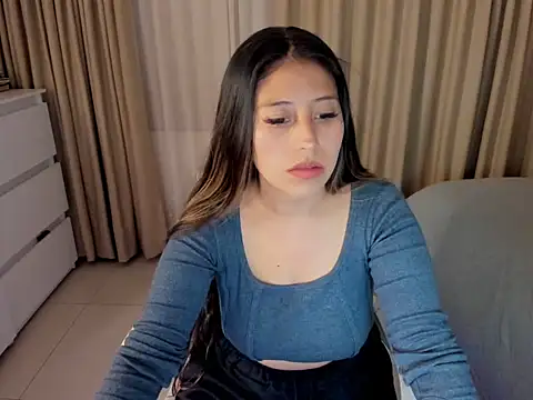 kiaraowen online show from 27, 9, 2025