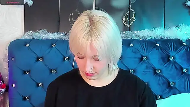 Snapshot of RachelCart chatting on 25, 1, 2025 RachelCart online show from 25, 1, 2025