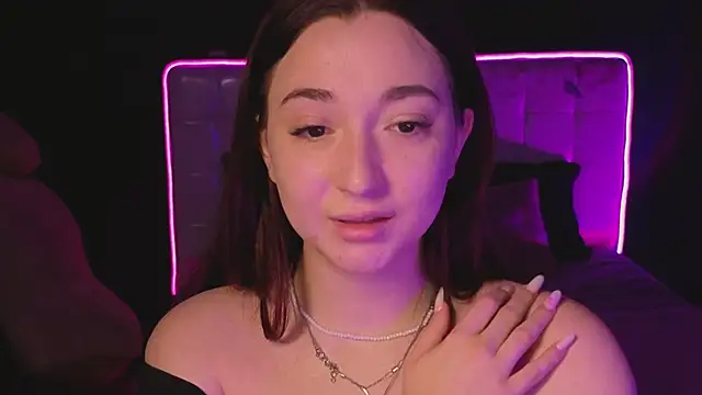 YasmineWest online show from 28, 11, 2025