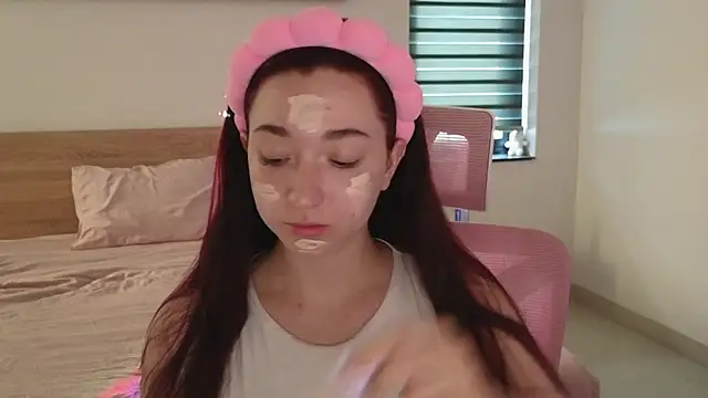 YasmineWest online show from 5, 6, 2026