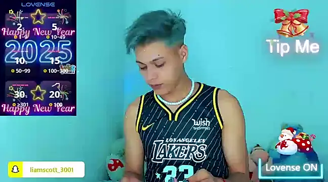 Liamscott  online show from 5, 1, 2025