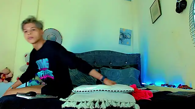 Liamscott  online show from 7, 4, 2026