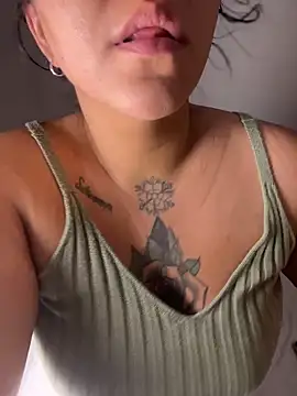 JulianaCastillo online show from 3, 6, 2026