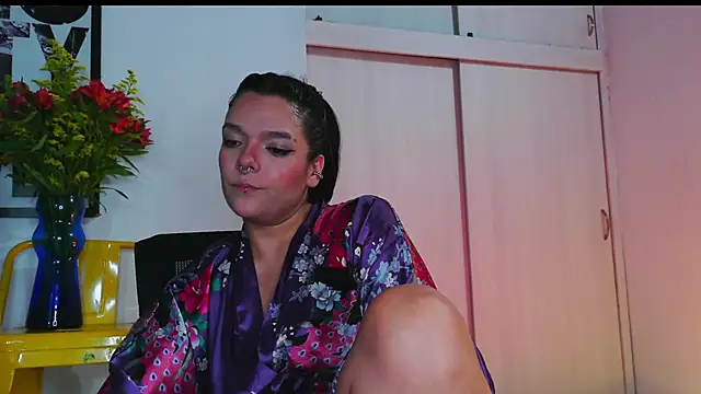 Snapshot of purple_em69 chatting on 8, 2, 2026 purple em69 online show from 8, 2, 2026