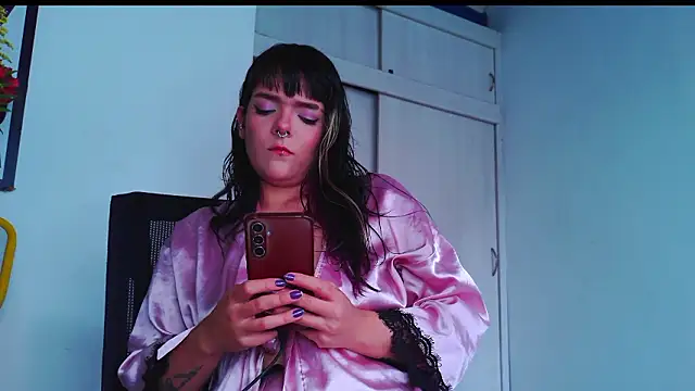 Snapshot of purple_em69 chatting on 8, 2, 2026 purple em69 online show from 8, 2, 2026