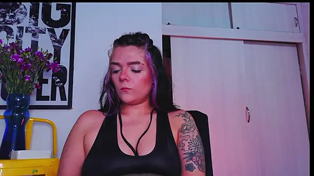 Snapshot of purple_em69 chatting on 22, 2, 2026 purple em69 online show from 22, 2, 2026