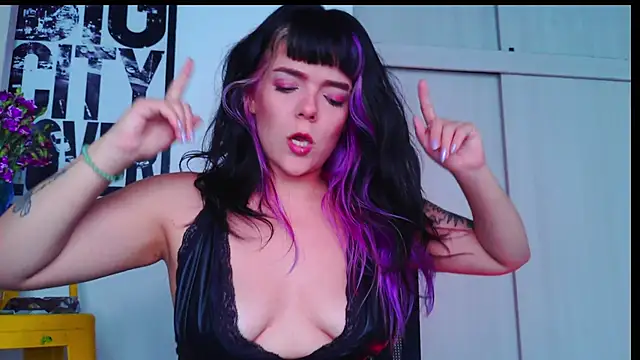 Snapshot of purple_em69 chatting on 25, 2, 2026 purple em69 online show from 25, 2, 2026