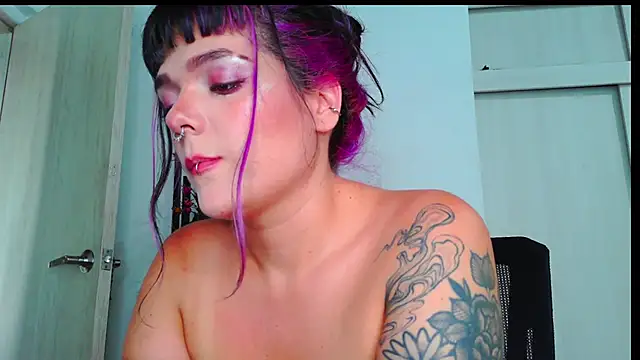 Snapshot of purple_em69 chatting on 29, 3, 2026 purple em69 online show from 29, 3, 2026