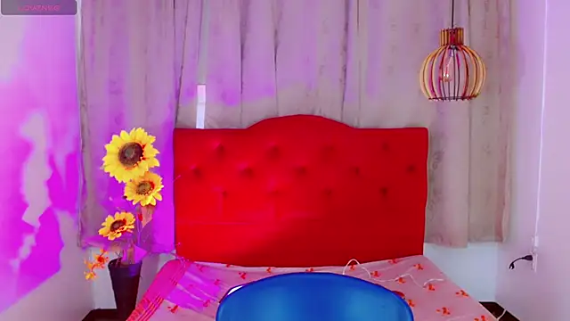 Snapshot of Jessica_smith_1 chatting on 5, 11, 2025 Jessica smith 1 online show from 5, 11, 2025