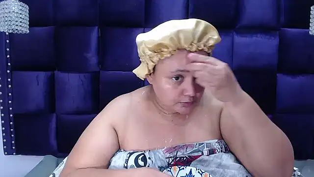 CrushOnMe  online show from 9, 9, 2025