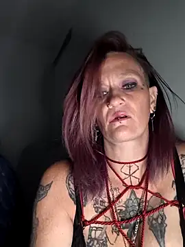 Snapshot of renegade_vyxxen chatting on 6, 3, 2026 renegade vyxxen online show from 6, 3, 2026