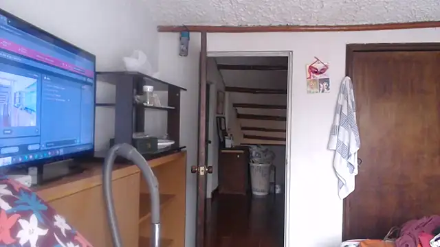 Snapshot of LucifernandaSw chatting on 12, 2, 2025 LucifernandaSw online show from 12, 2, 2025