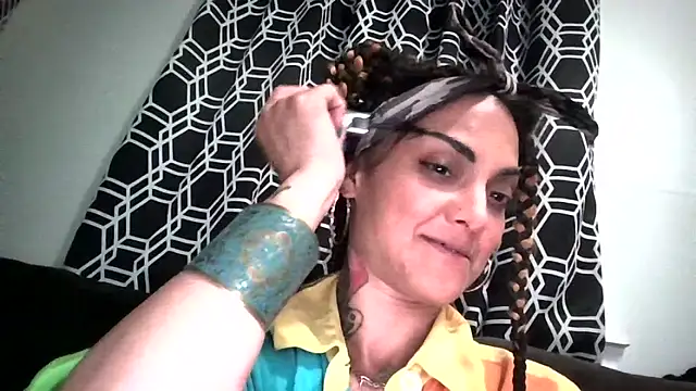 Snapshot of StripKi chatting on 24, 10, 2025 StripKi online show from 24, 10, 2025