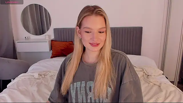 CassieRayss online show from 13, 11, 2025