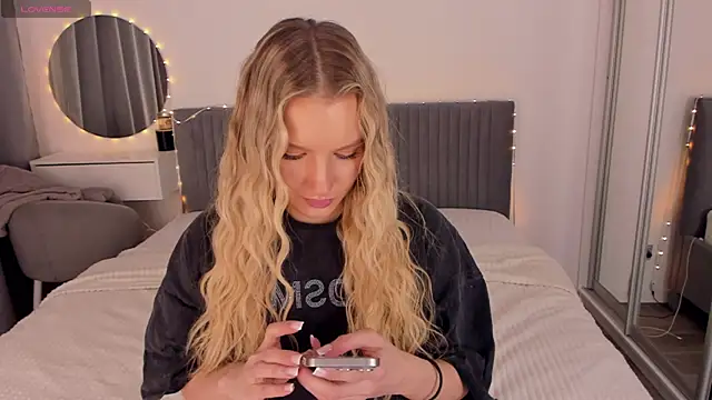 CassieRayss online show from 17, 4, 2026