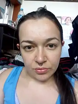 Snapshot of Angela_18honey chatting on 1, 4, 2026 Angela 18honey online show from 1, 4, 2026