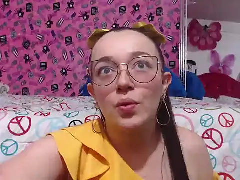 Snapshot of Angela_18honey chatting on 6, 6, 2026 Angela 18honey online show from 6, 6, 2026