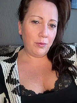 xsexycurvymilf online show from 15, 1, 2025