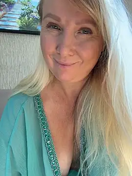 Snapshot of EmmaInLove23 chatting on 18, 6, 2026 EmmaInLove23 online show from 18, 6, 2026