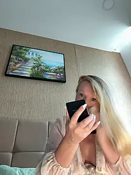 Snapshot of EmmaInLove23 chatting on 15, 7, 2026 EmmaInLove23 online show from 15, 7, 2026