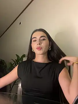 Coralinee 01 online show from 22, 12, 2025