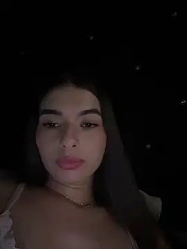 Snapshot of Coralinee_01 chatting on 26, 4, 2026 Coralinee 01 online show from 26, 4, 2026