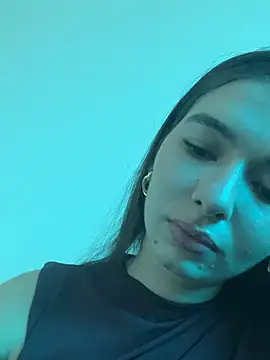 Snapshot of Coralinee_01 chatting on 14, 5, 2026 Coralinee 01 online show from 14, 5, 2026