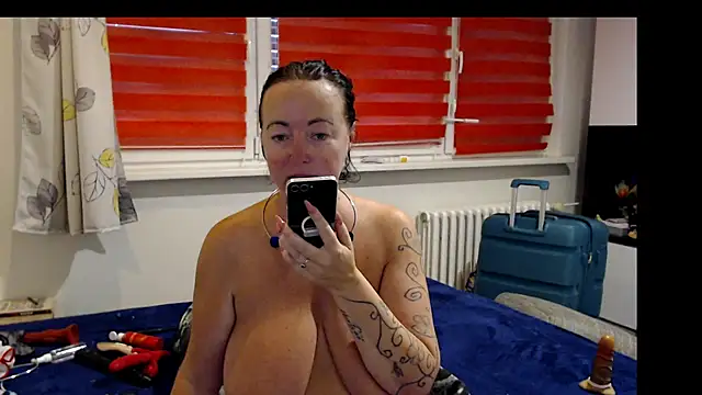Snapshot of Alexie33 chatting on 28, 6, 2026 Alexie33 online show from 28, 6, 2026