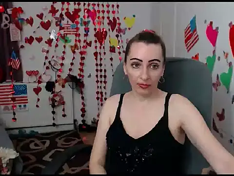 Snapshot of EvelynAngell chatting on 5, 2, 2025 EvelynAngell online show from 5, 2, 2025