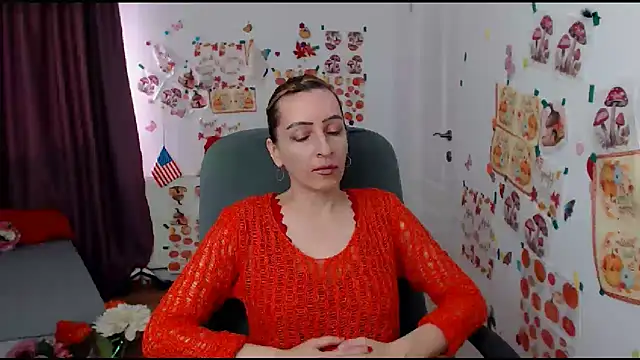 Snapshot of EvelynAngell chatting on 15, 9, 2025 EvelynAngell online show from 15, 9, 2025