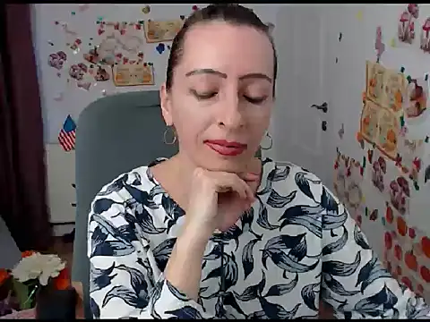 Snapshot of EvelynAngell chatting on 16, 9, 2025 EvelynAngell online show from 16, 9, 2025