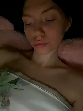 Snapshot of Lisaaa_Alisa chatting on 21, 11, 2025 Lisaaa Alisa online show from 21, 11, 2025