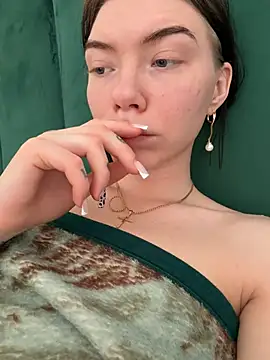 Snapshot of Lisaaa_Alisa chatting on 5, 4, 2026 Lisaaa Alisa online show from 5, 4, 2026