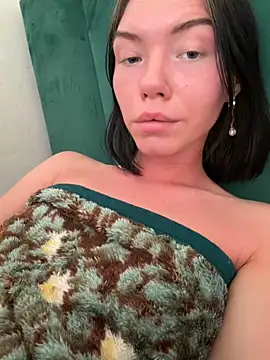 Snapshot of Lisaaa_Alisa chatting on 9, 4, 2026 Lisaaa Alisa online show from 9, 4, 2026