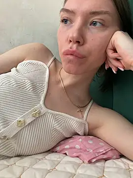Snapshot of Lisaaa_Alisa chatting on 4, 6, 2026 Lisaaa Alisa online show from 4, 6, 2026