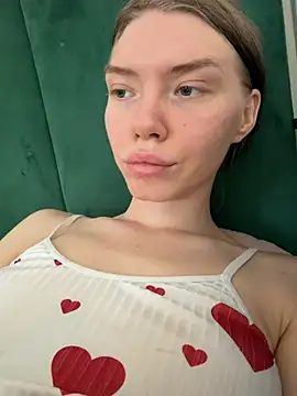 Snapshot of Lisaaa_Alisa chatting on 7, 6, 2026 Lisaaa Alisa online show from 7, 6, 2026