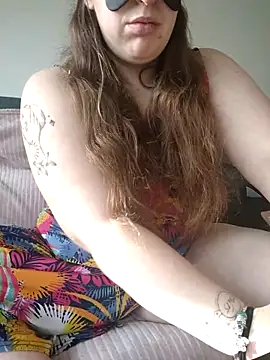 FrancaiseLynne online show from 15, 2, 2025