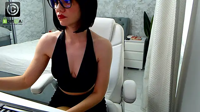 Ellysse  online show from 1, 7, 2026