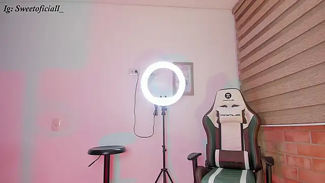 Snapshot of Sweet__giirl chatting on 28, 4, 2026 Sweet giirl online show from 28, 4, 2026