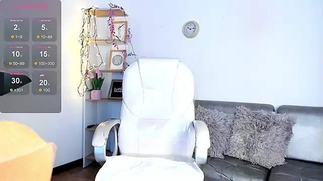 Snapshot of Issa_cooper chatting on 3, 11, 2025 Issa cooper online show from 3, 11, 2025