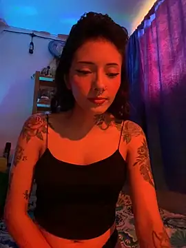 LiliJones  online show from 4, 12, 2025