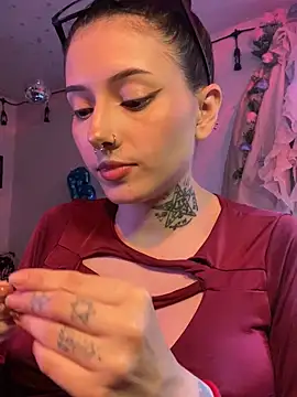 Snapshot of LiliJones_ chatting on 18, 4, 2026 LiliJones online show from 18, 4, 2026