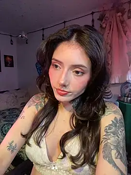 Snapshot of LiliJones_ chatting on 19, 5, 2026 LiliJones online show from 19, 5, 2026