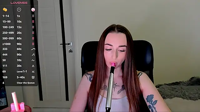 Snapshot of Kimmberr chatting on 29, 11, 2025 Kimmberr online show from 29, 11, 2025