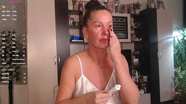 Snapshot of SheilaRyan chatting on 22, 11, 2025 SheilaRyan online show from 22, 11, 2025