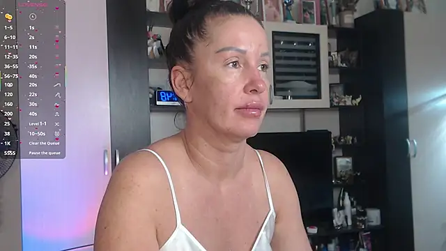 Snapshot of SheilaRyan chatting on 28, 11, 2025 SheilaRyan online show from 28, 11, 2025