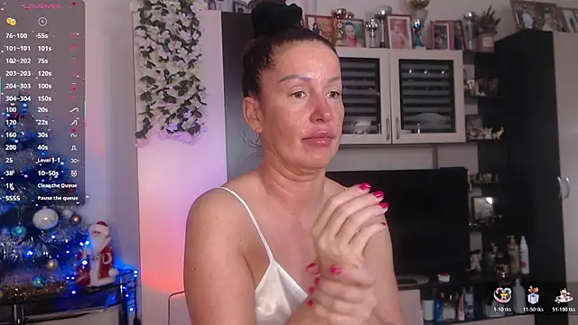 Snapshot of SheilaRyan chatting on 14, 12, 2025 SheilaRyan online show from 14, 12, 2025