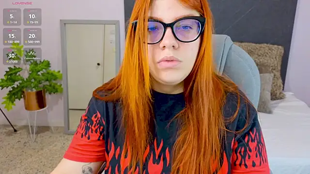 lucie nicolls online show from 18, 12, 2024