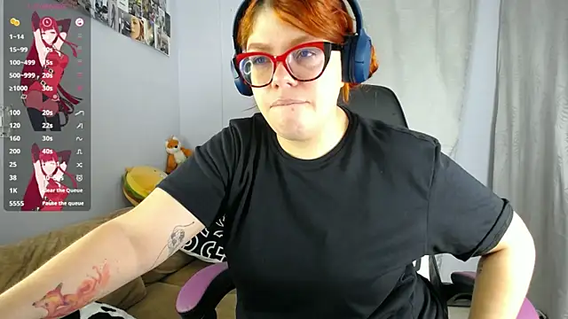 lucie nicolls online show from 14, 3, 2025